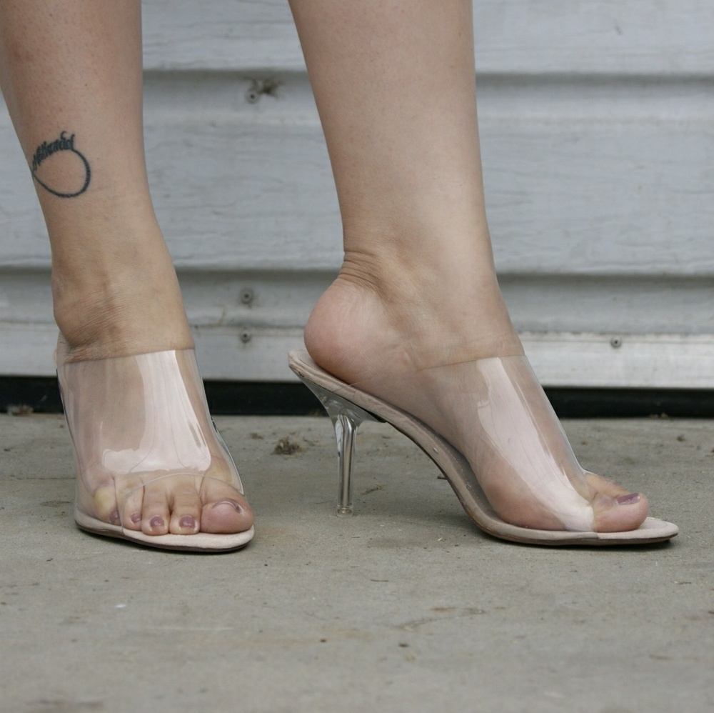 Last Pair 8.5 Left 🆕Transparent Mules Kim K Style - Picture 3 of 8